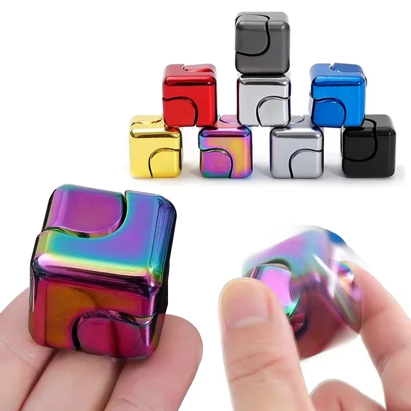 Cool Office Tech Gadgets - Metalen Kubus Roterende Vingertop Gyroscoop Fidget