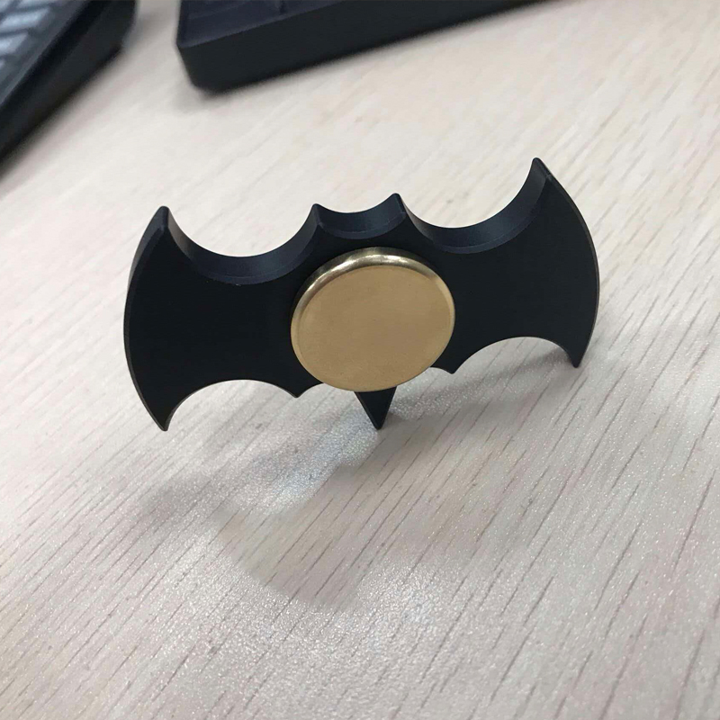 NIEUWE Vleermuisvormige Fidget - Cool Office Tech Gadgets recensie en prijs
